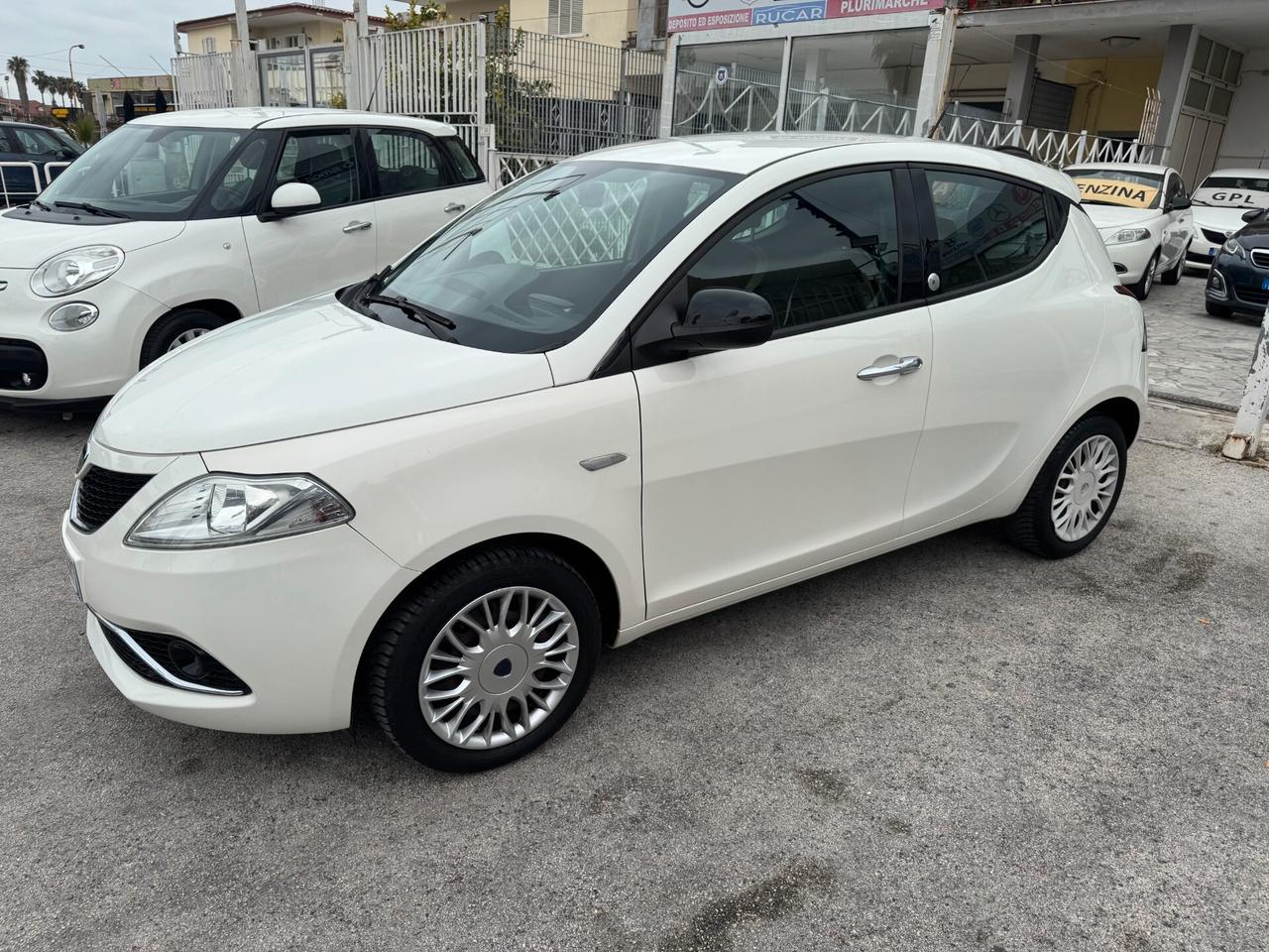 Lancia Ypsilon 1.2 GPL ECOCHIC 12/2016