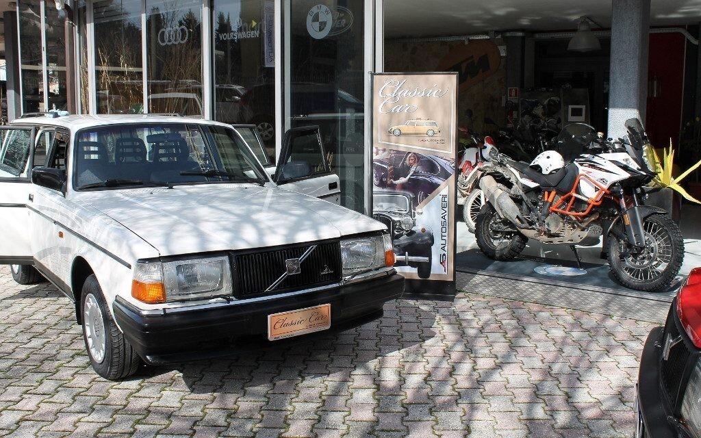 VOLVO 240 2.0 cat Station Wagon Polar