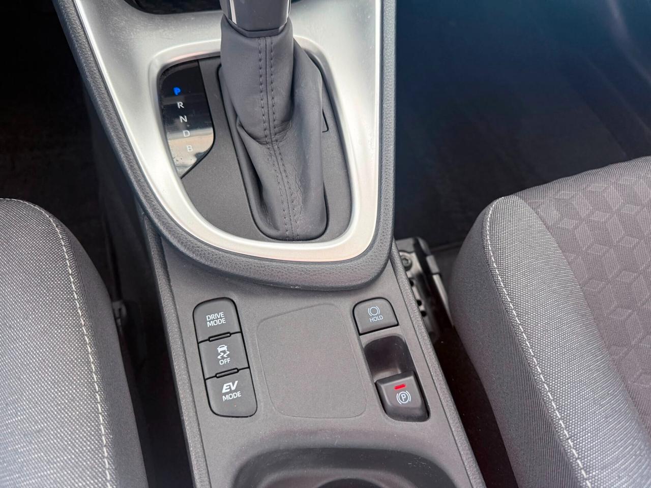 Toyota Yaris 1.5 Hybrid 5 porte Business