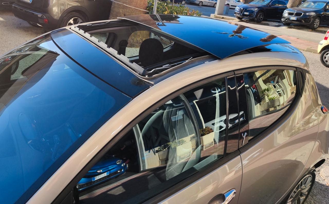 Lancia Ypsilon 1.2 69 CV 5 porte S&S Gold