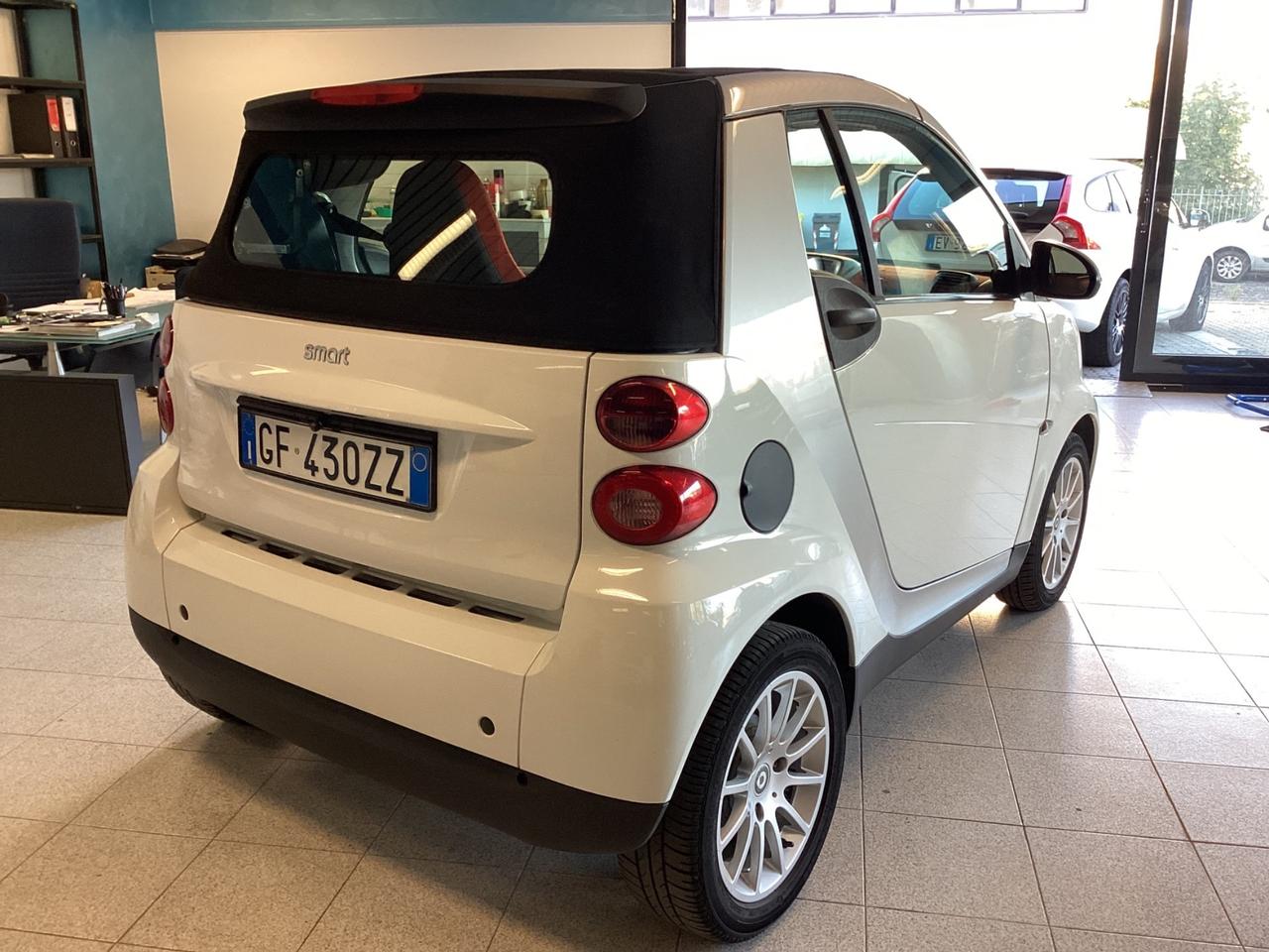 Smart ForTwo 1000 52 kW MHD cabrio passion