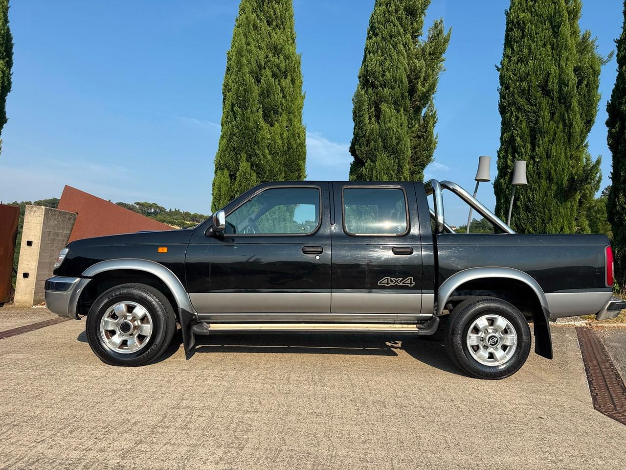 Nissan Pick Up Pick-up 2.5 TD 4 porte Double Cab Navara 2WD