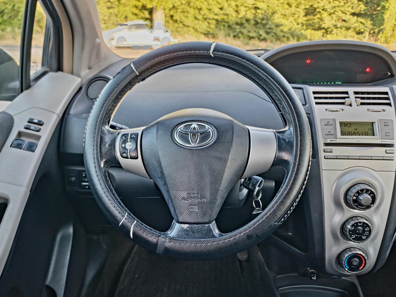 Toyota Yaris 1.3 5 porte Navi 2008-E4 Manuale NEO