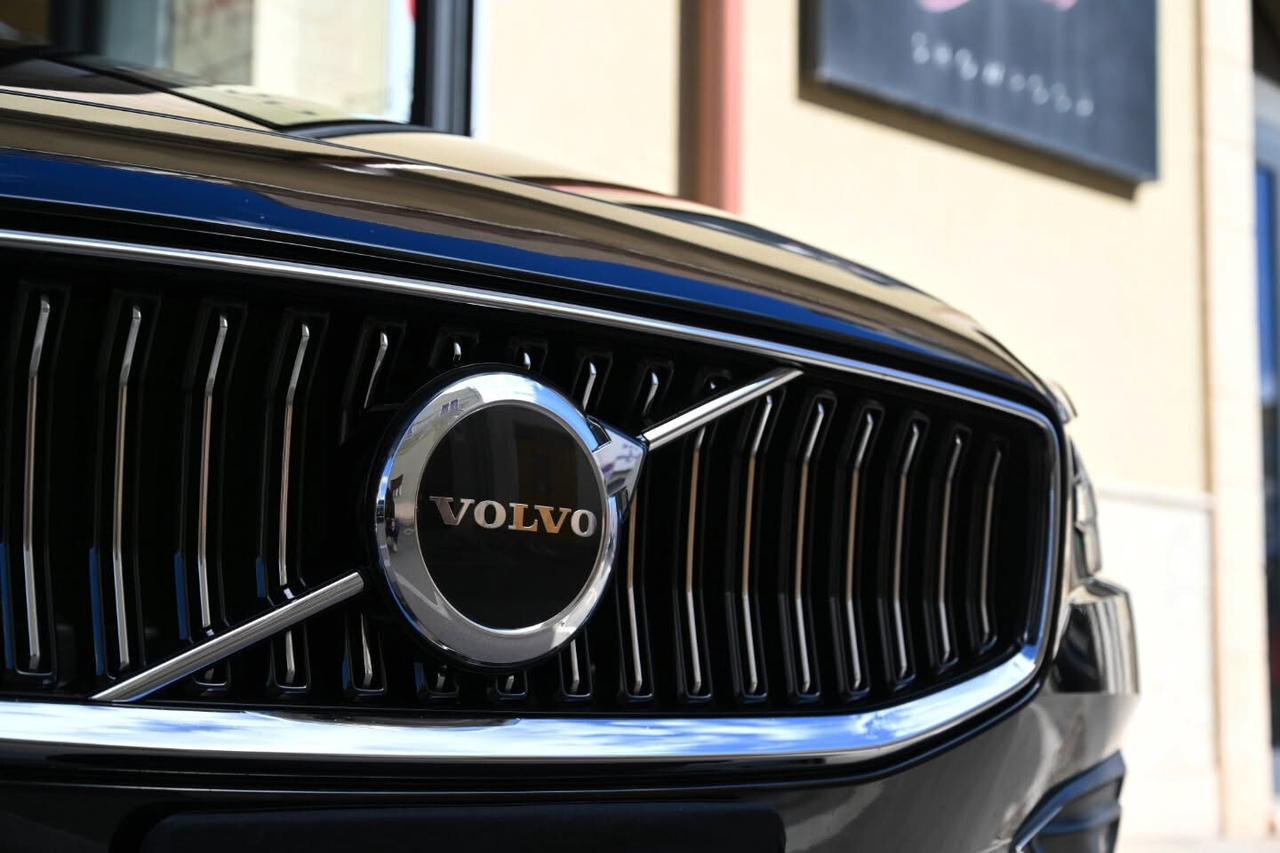 Volvo V60 B4 (d) automatico Plus Bright