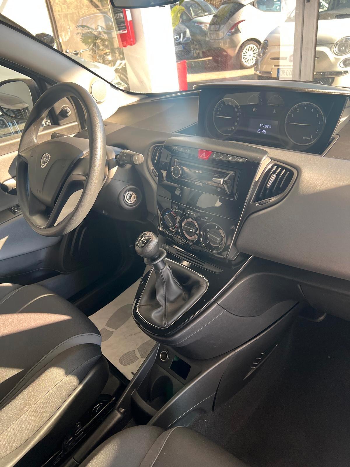 Lancia Ypsilon 1.2 69 CV 5 porte GPL Ecochic Platinum