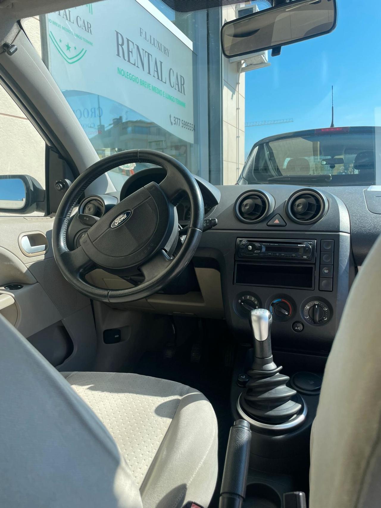 FORD FIESTA 1.4 DIESEL 68CV AUTO IDEALE PER NEO PATENTATI