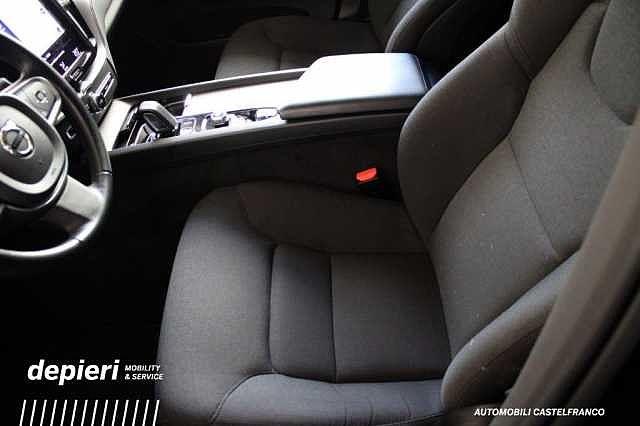 Volvo XC60 B4 (d) AWD automatico Business -MHEV