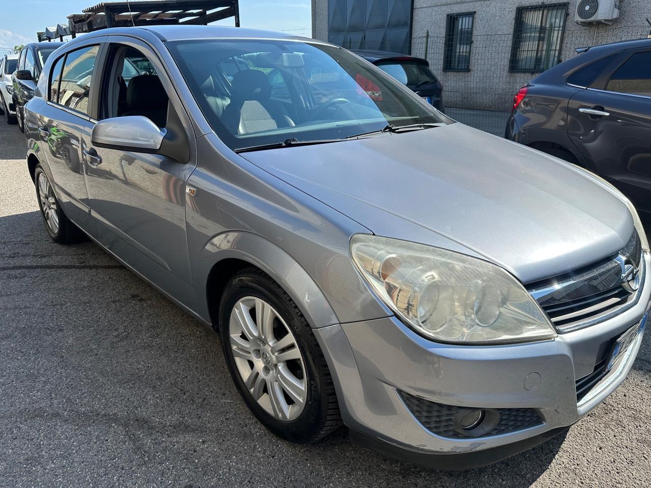 Opel Astra 1.6 16V VVT 5 porte Cosmo