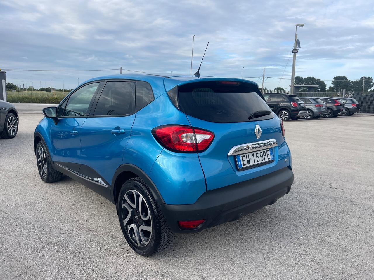 RENAULT CAPTUR 0.9 TCE FULL LED PARI AL NUOVO