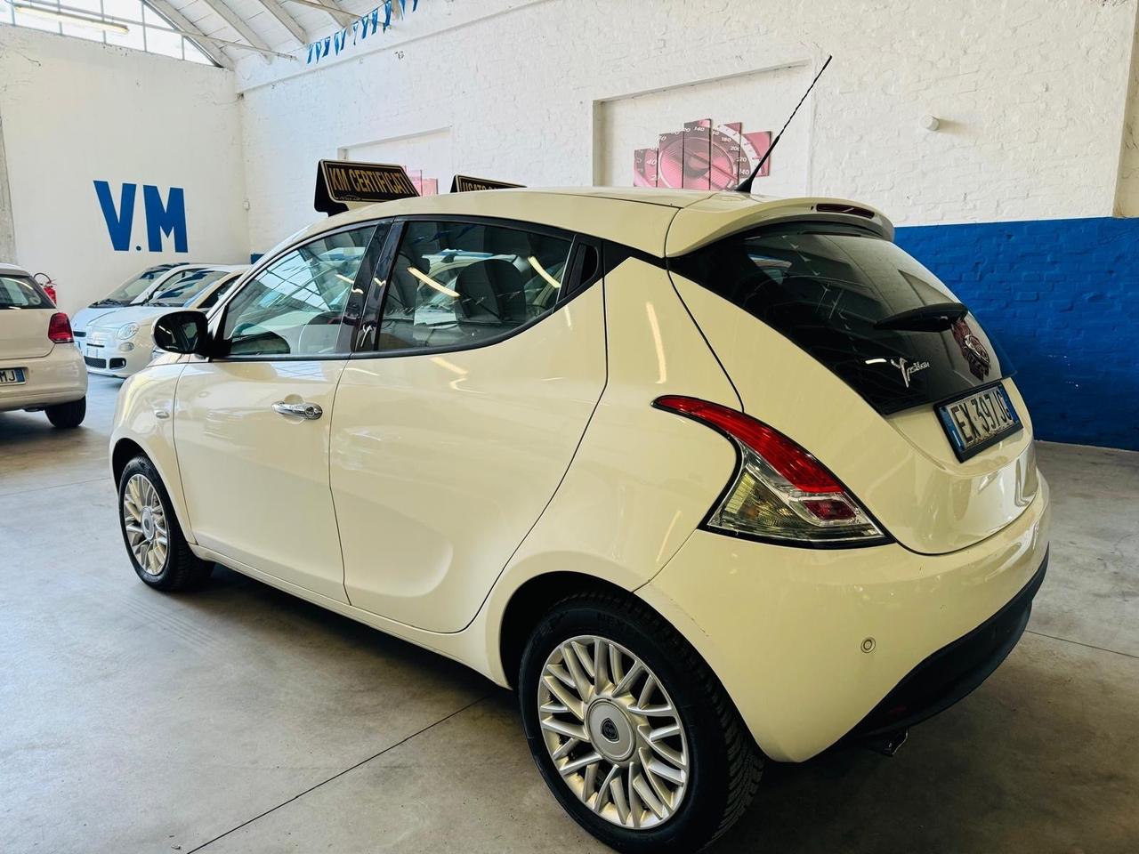 Lancia Ypsilon 0.9 TwinAir 85 CV 5 porte S&S DFN Platinum