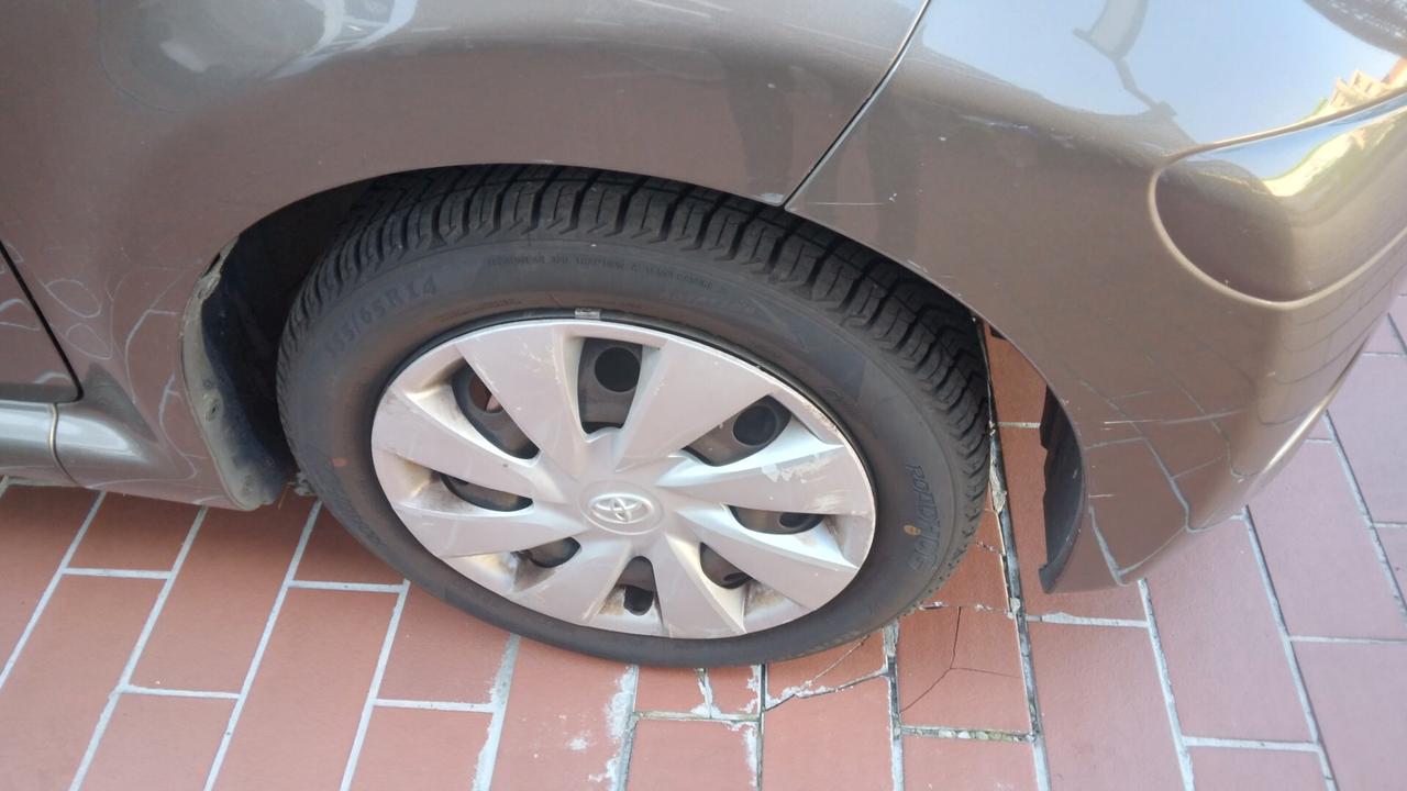 Toyota Aygo 1.0 VVT-i 69 CV 3 porte x-clusiv MMT