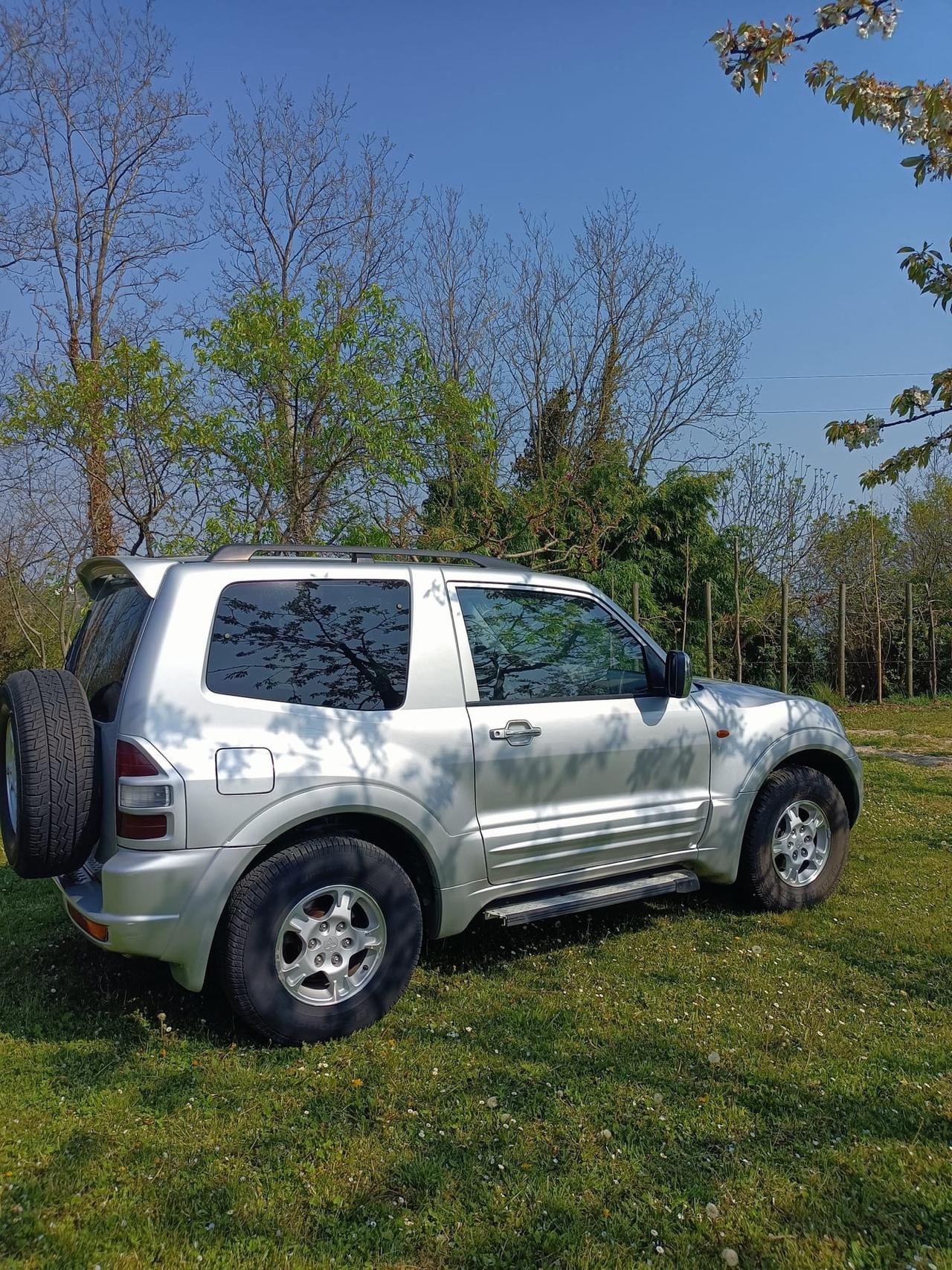 Mitsubishi Pajero 3.2 16V DI-D 3p. GLX