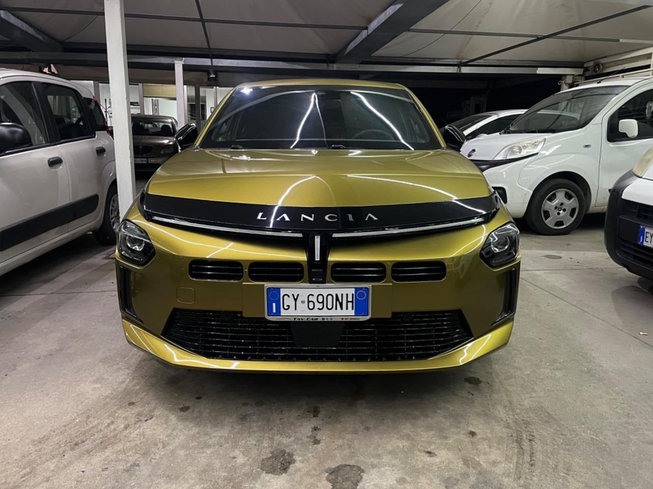 Lancia Ypsilon Hybrid e-DCT Edizione Cassina