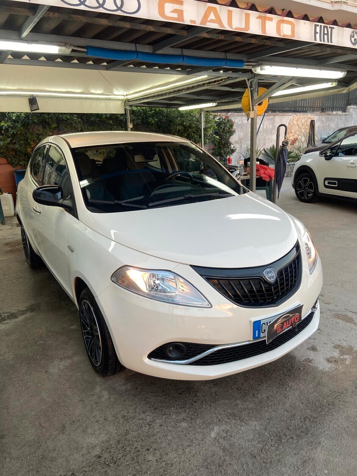 Lancia Ypsilon 1.0 FireFly 5 porte S&S Hybrid Gold