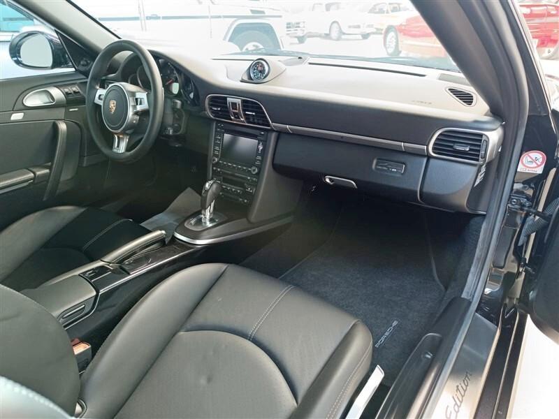 Porsche 911 Carrera Coupé Black Edition