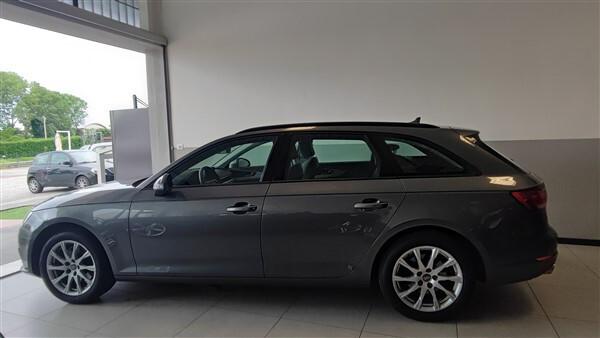 Audi A4 Avant 2.0 TFSI ultra S tronic Business !!! SOLO 72.500 KM !!!