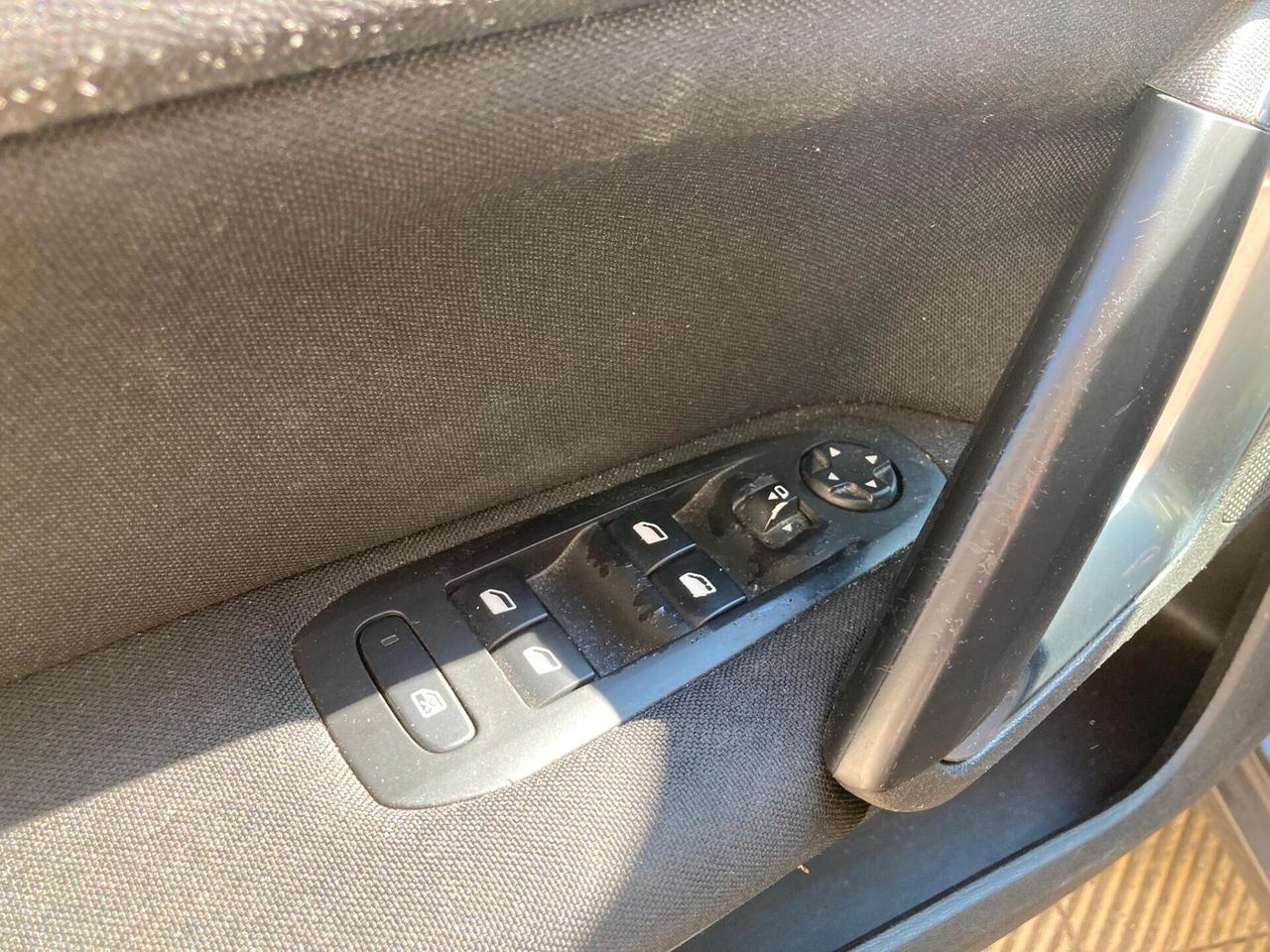 Peugeot 308 1.6 HDi - IDEALE X NEOPATENTATI - 2015