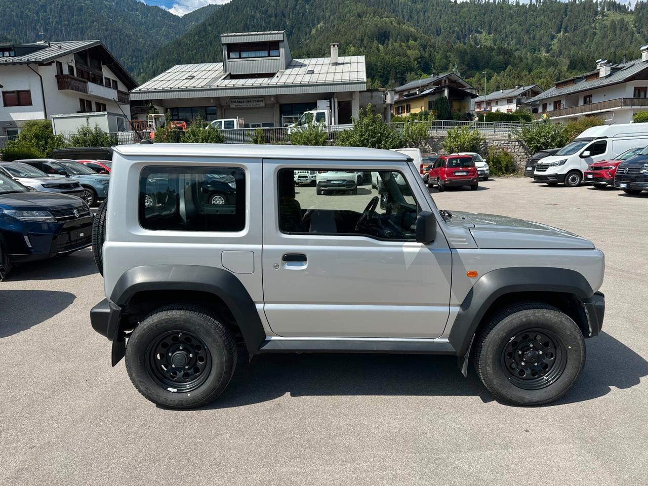 Suzuki Jimny 1.5 5MT