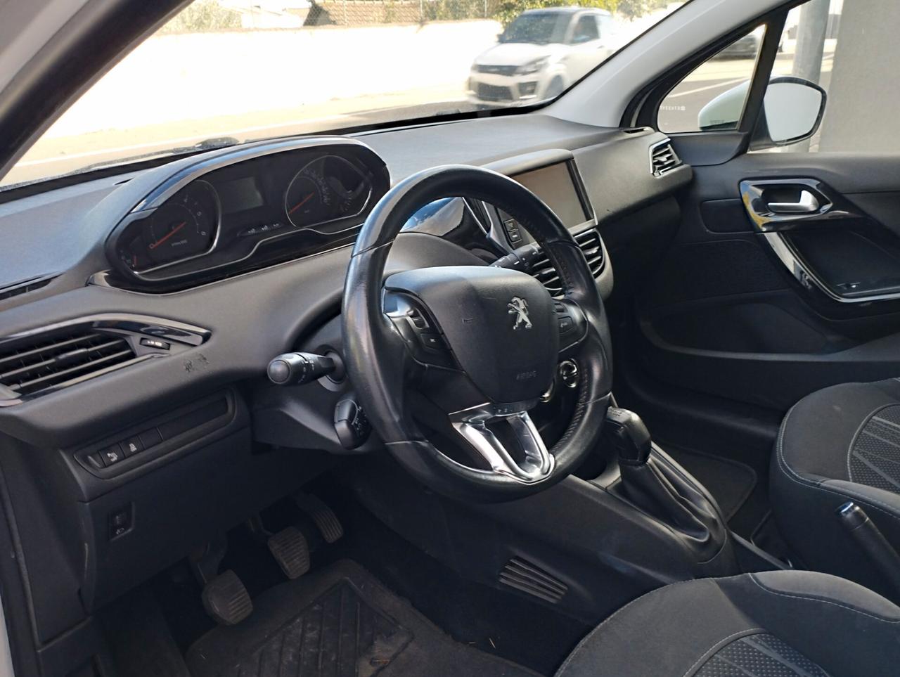 Peugeot 208 1.4 HDi 68 CV 5 porte Allure