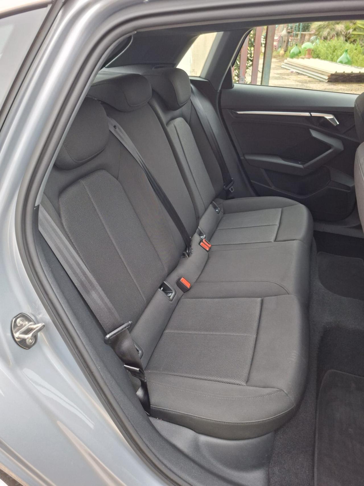 Audi A3 SPB 35 TDI S tronic line edition FULL OPTIONAL