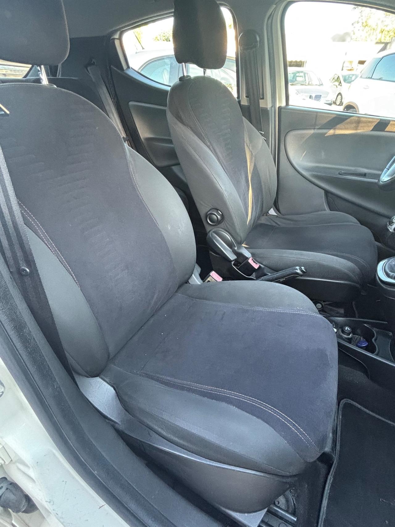 Lancia Ypsilon 0.9 TwinAir 85 CV 5 porte Metano Ecochic Elefantino