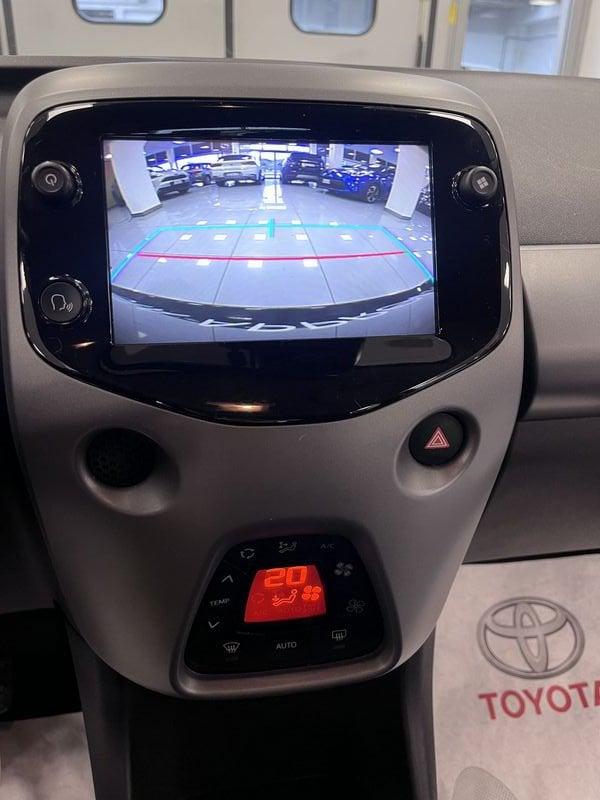 Toyota Aygo Aygo Connect 1.0 VVT-i 72 CV 5 porte x-play