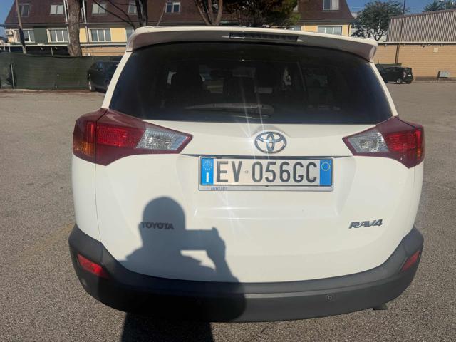 TOYOTA RAV 4 MY23 RAV4 2.0 D-4D 2WD Style senza lavoro da fare