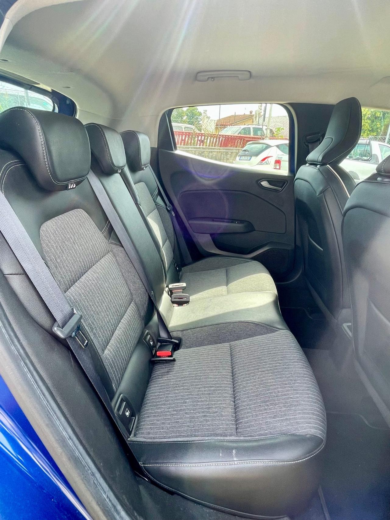 Renault Clio TCe 100 CV CVT 5 porte Intens