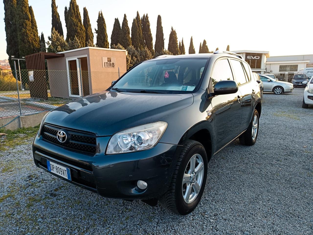 TOYOTA RAV4 4x4 DIESEL Tua a 93€ al mese