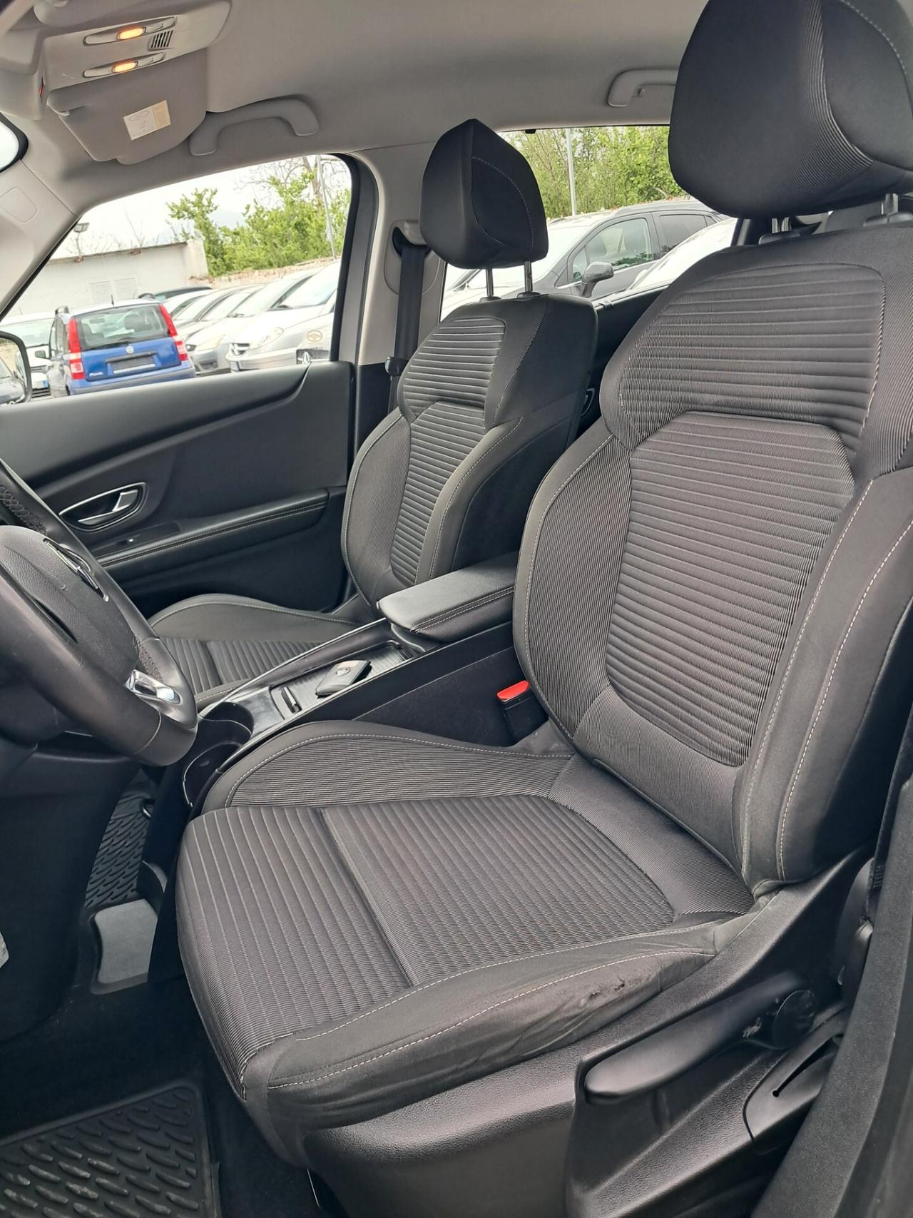 Renault Grand Scenic Blue dCi 120 CV EDC Initiale Paris