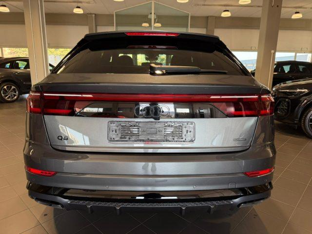 AUDI Q8 50 TDI 286 CV quattro S line edition Black Pack