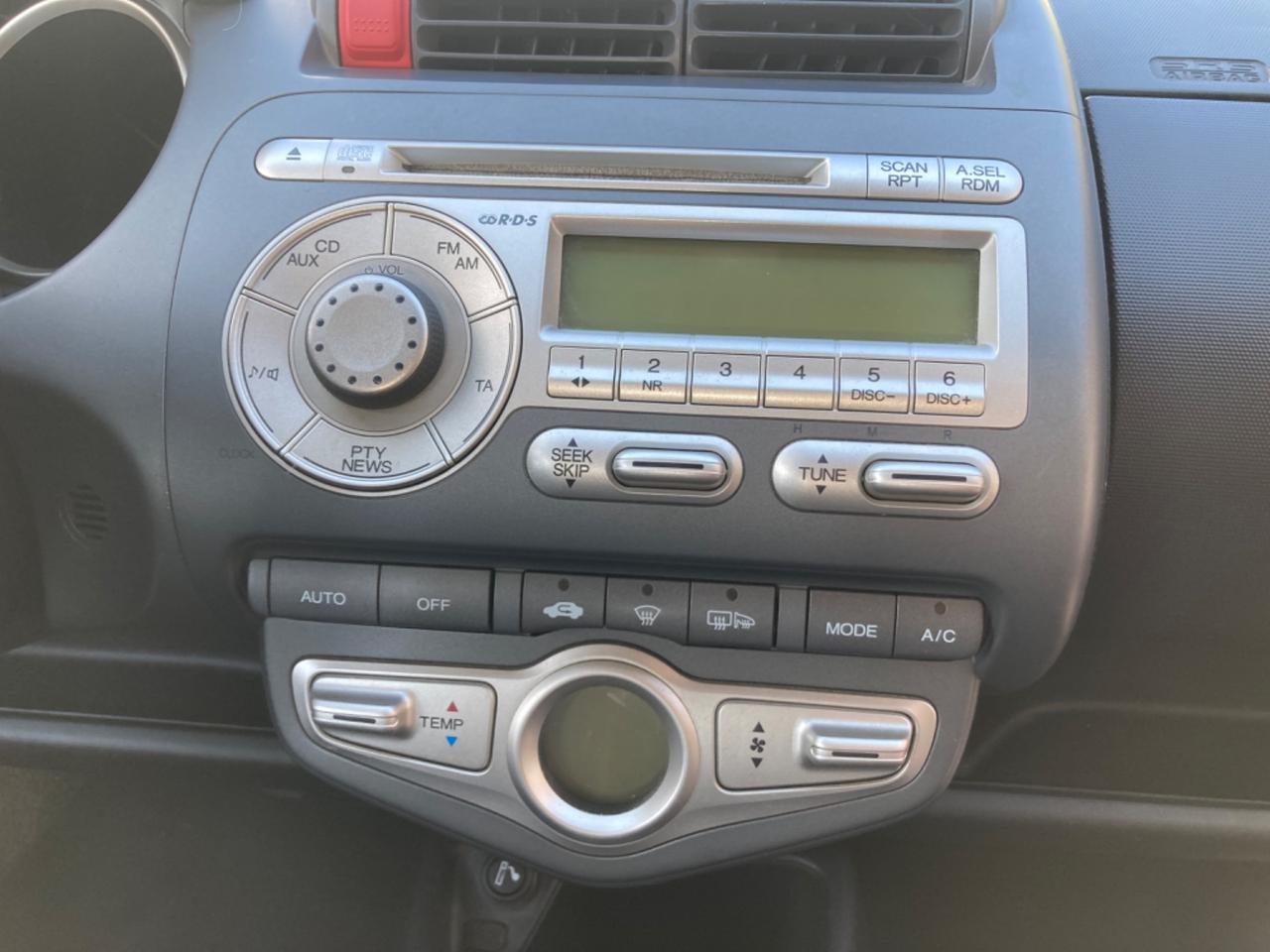 HONDA JAZZ BENZINA 5 PORTE (PROPRIETARIO UNICO)