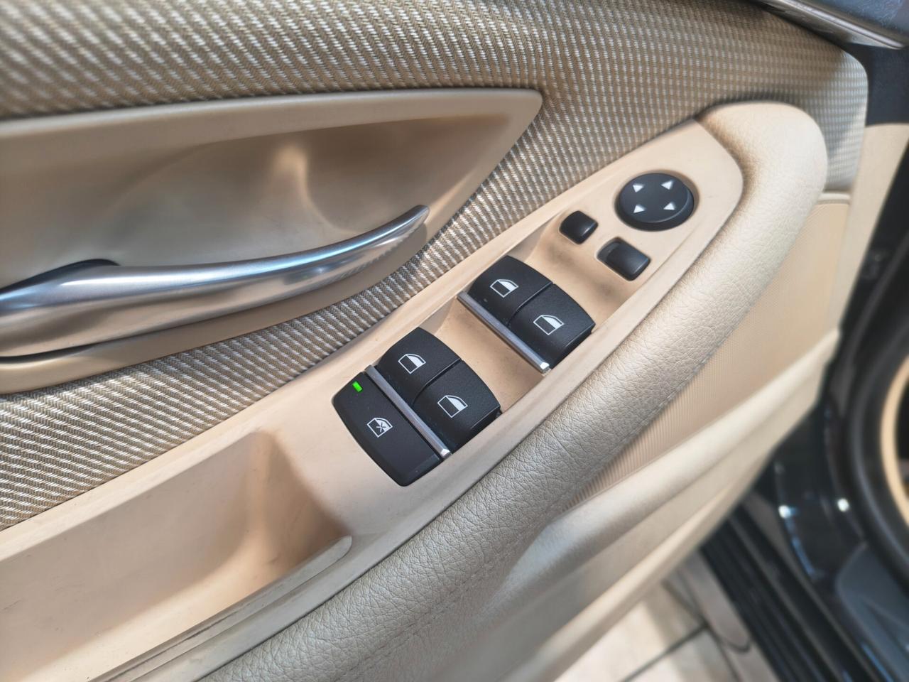 Bmw 525d Touring Business 2.0 220 CV automatica