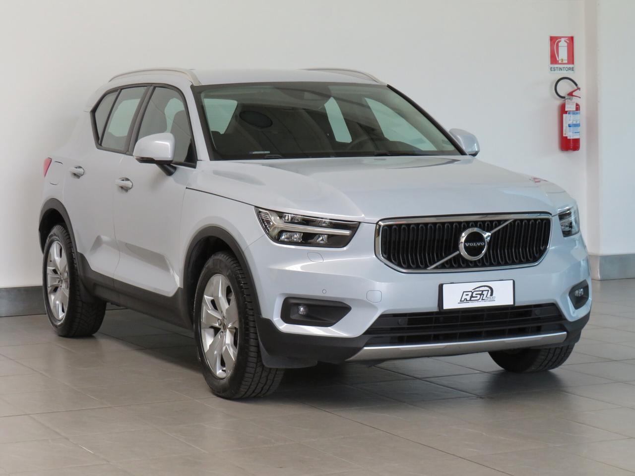 Volvo XC40 B4 AWD Geartronic Momentum