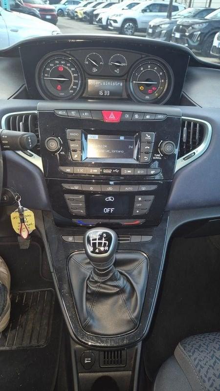 Lancia Ypsilon III 2021 1.0 firefly hybrid Oro s&s 70cv