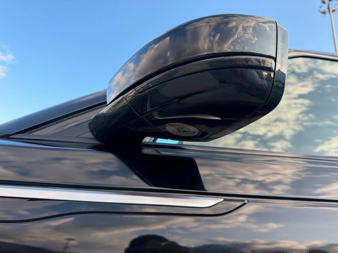 Land Rover Range Velar 3.0D V6 300 CV R-Dynamic HSE