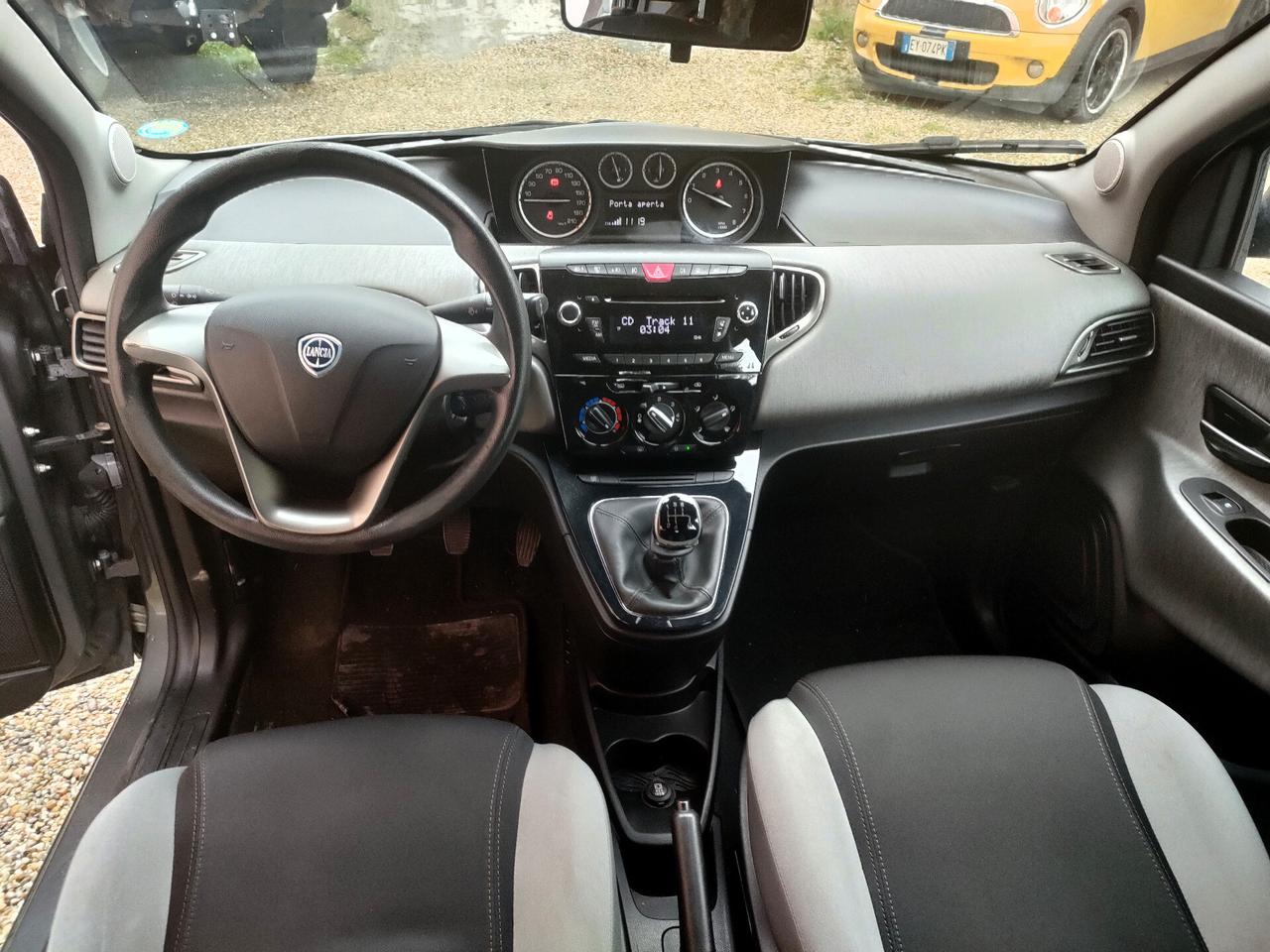 Lancia Ypsilon 0.9 TwinAir 85CV Ecochic Gold