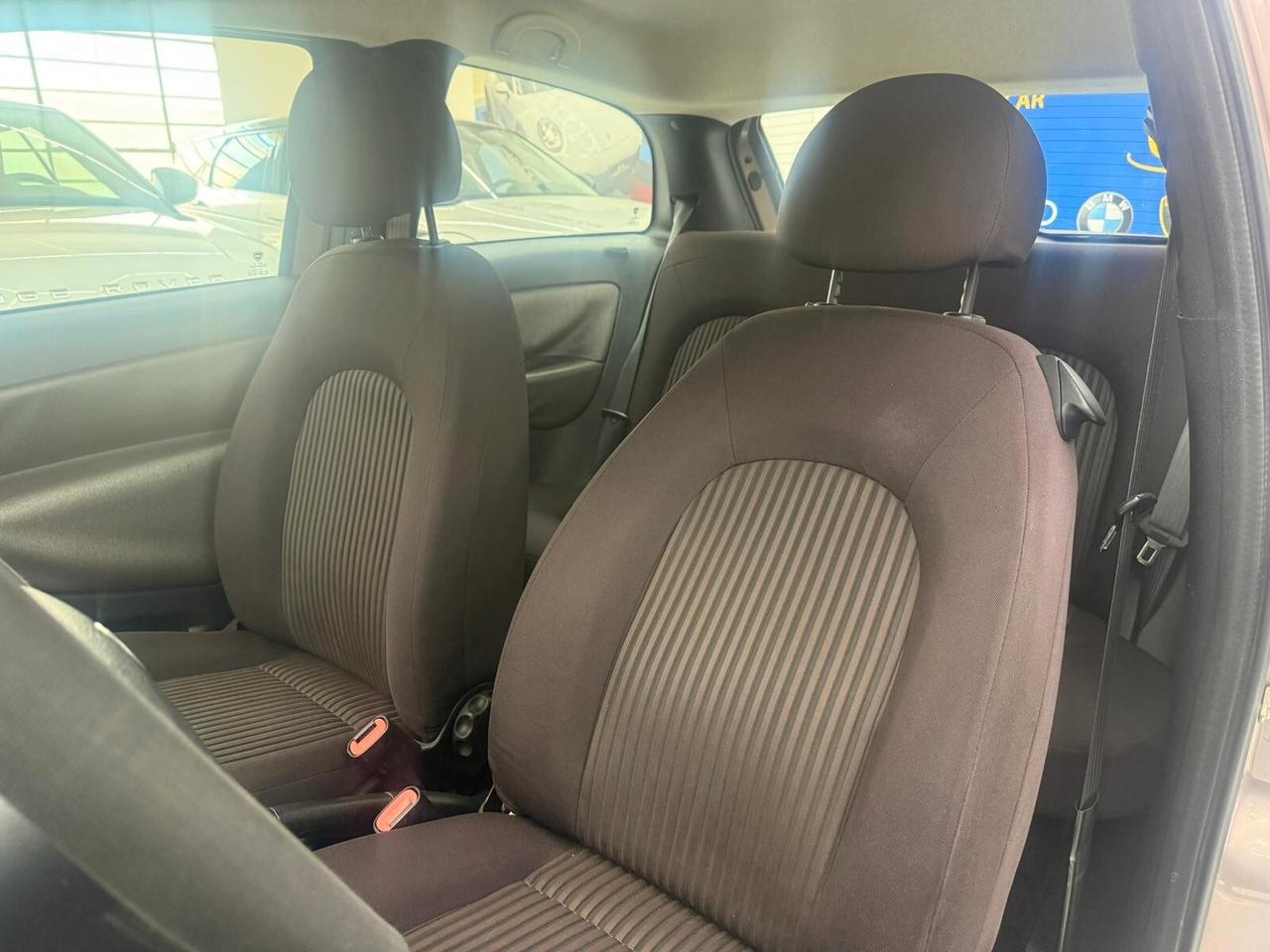 Lancia Ypsilon 3p. 69Cv -Benzina -Ok Neopatentati