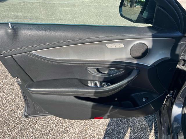 MERCEDES-BENZ E 220 d Auto Premium Plus solo commercianti