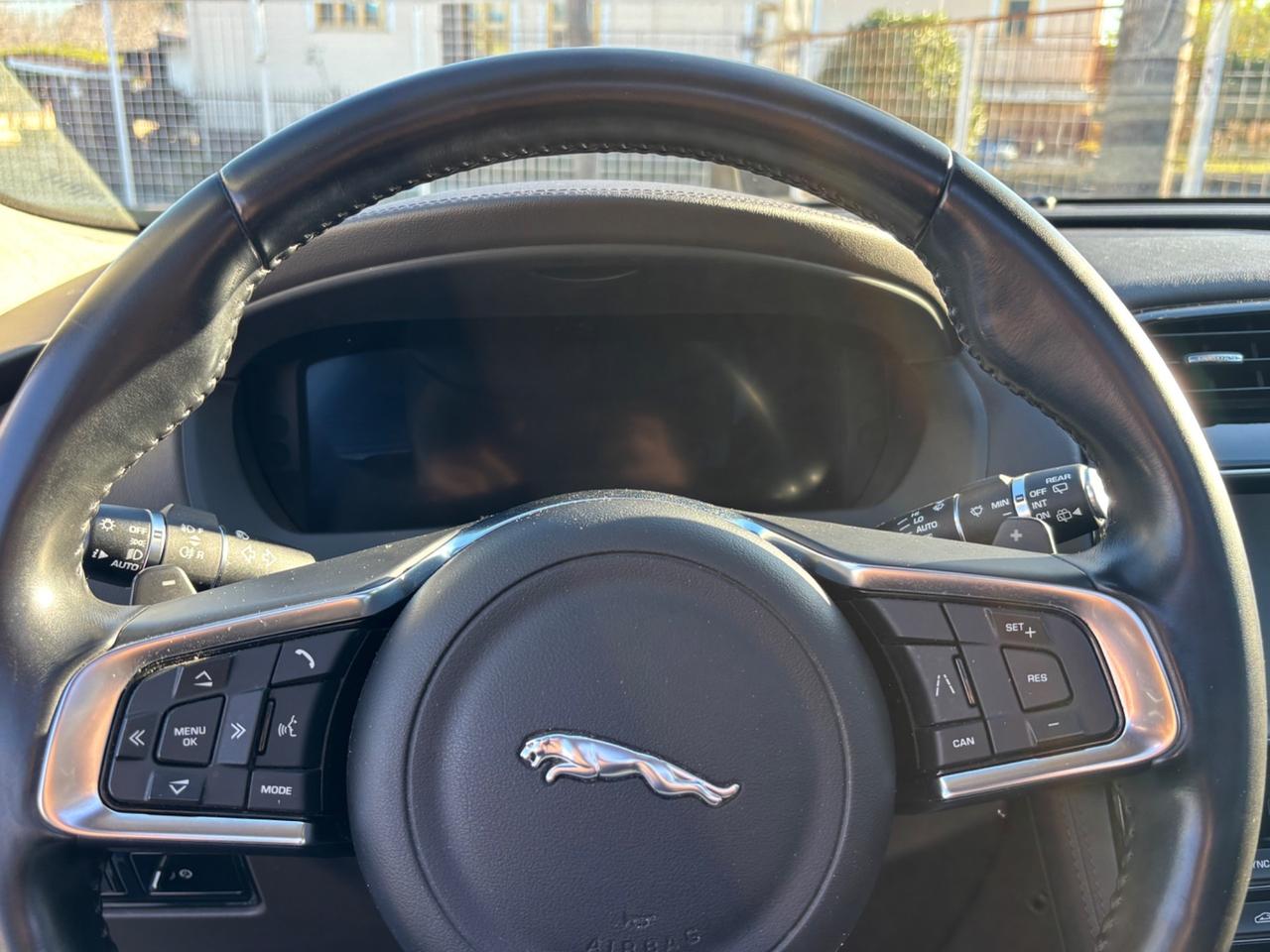 JAGUAR F-PACE 2.0 D 240CV TETTO APRIBILE FULL