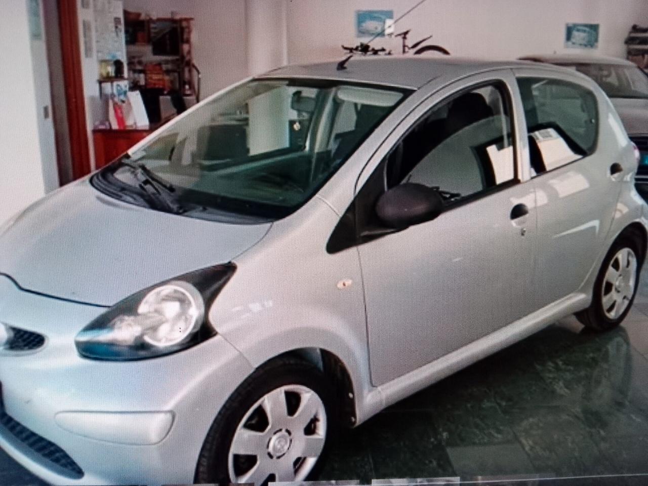 Toyota Aygo 1.0 12V VVT-i 5 porte Sol