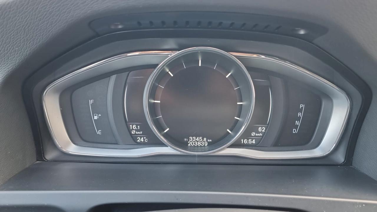 Volvo V60 D4 Geartronic R-design Momentum