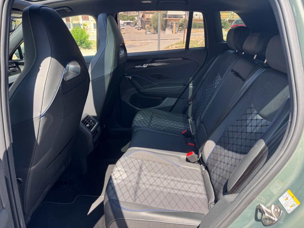 VOLKSWAGEN TIGUAN 2.0 TDI 150 CV R-LINE PLUS TETTO VIRTUAL FULL IVA