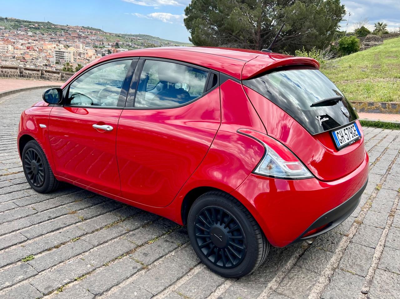 Lancia Ypsilon 1.0 FireFly 5 porte S&S Hybrid Silver Plus
