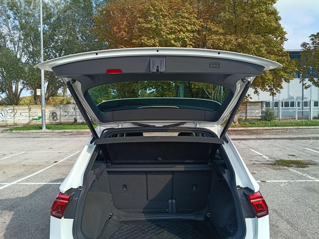 Volkswagen Tiguan R-LINE #50664