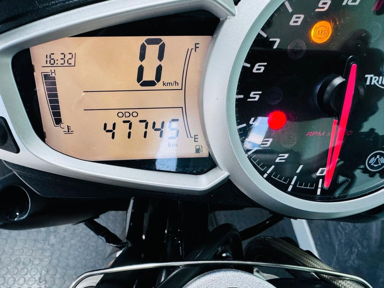 Triumph Speed Triple 1050