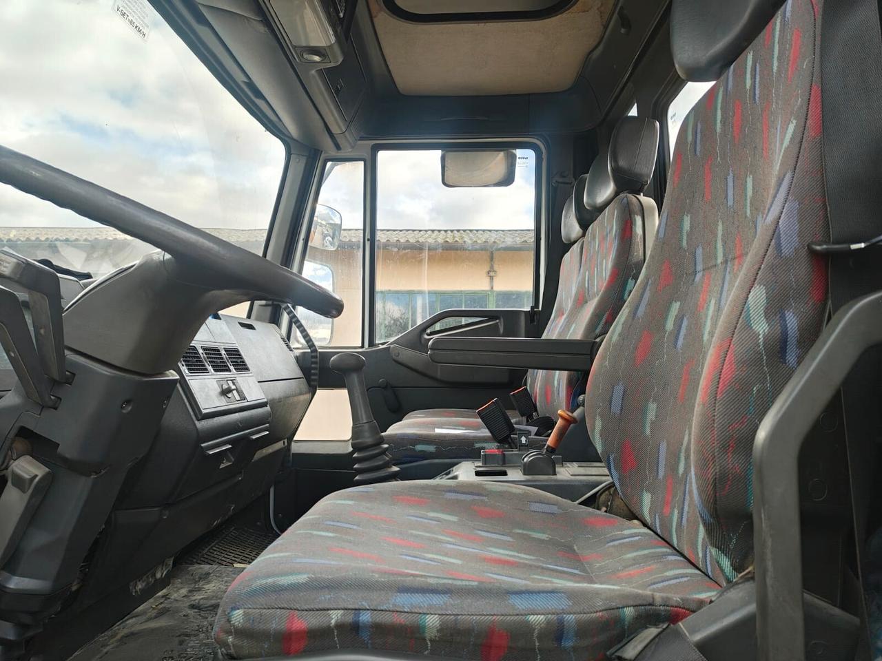 Iveco EuroCargo ML150 E18K Cassone Trilaterale GRU