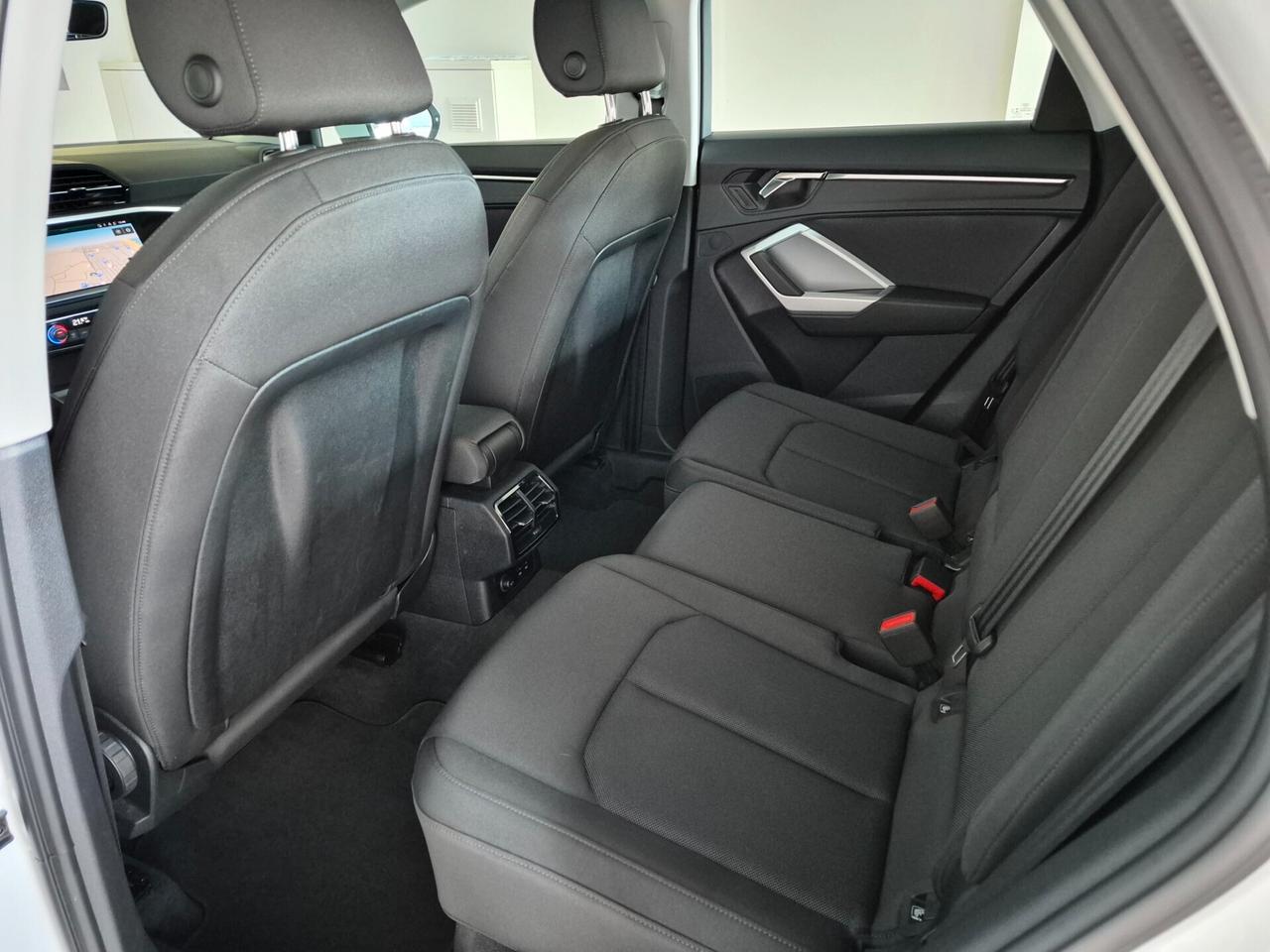 Audi Q3 SPB 2.0 TDI QUATTRO S-TRONIC LED NAVI MMI PLUS APPLE CAR PLAY/ANDROID AUTO RETROCAMERA ACC C.18 LANE ASSIST