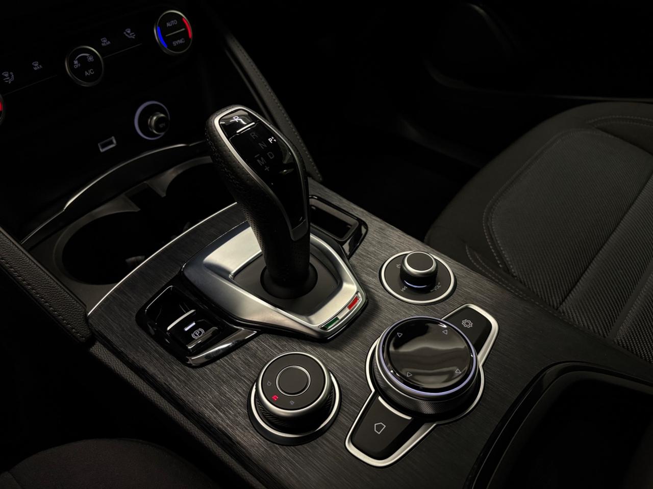 Alfa Romeo Stelvio 2.2*SUPER*160CV*AT8*