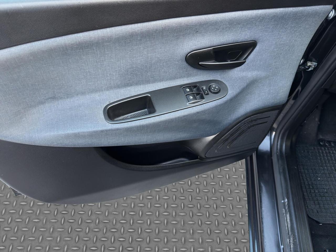 Lancia Ypsilon 1.0 firefly 70cv hybrid Gold 2022